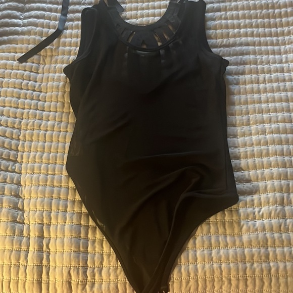 Adorable bodysuit - Picture 3 of 5